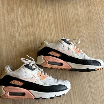 TÊNIS Nike Air Max 90 - Tamanho 38