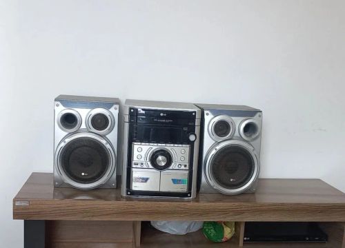 Som LG com 2 caixas acústicas