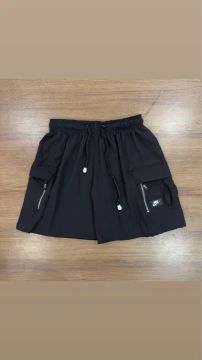 Shorts Nike entre outros 