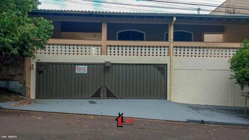 Casa para Venda em Presidente Prudente, IGUAÇÚ, 3 dormitórios, 1 suíte, 2 banheiros, 2 vag