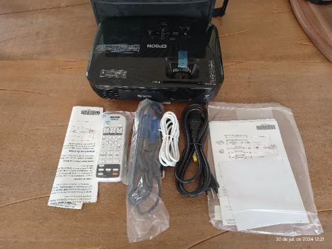 Projetor Epson PowerLite S12+ praticamente novo