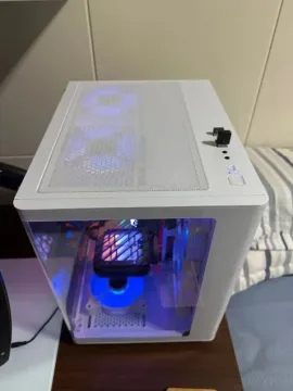 PC Gamer com Iluminação RGB e Water Cooler
