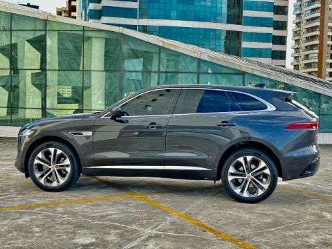 Jaguar F-Pace R-Dynamic SE  P400e PHEV 2023, Apenas 13.000 Km!