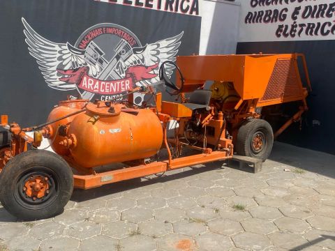 Máquina propelida para pintura de faixas