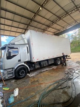 Volvo vm 260 Truck baú 8,5