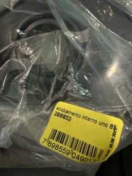 Acabamento retrovisor uno 85