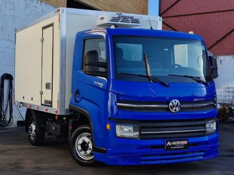 vw Express Trend 4x2 C/ Baú Refrigerado 