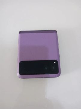 Celular Motorola razr dobrável 