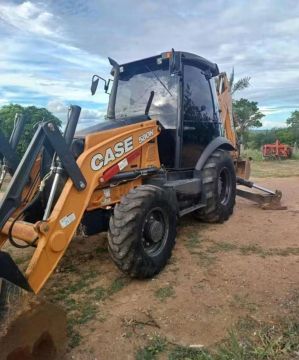 Trator CASE 580N Usado