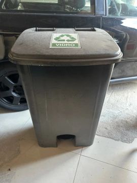 Lixeira para área externa