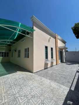 CASA 3 QTS SENDO 1 SUITE, ACEITA FINANCIAMENTO 
