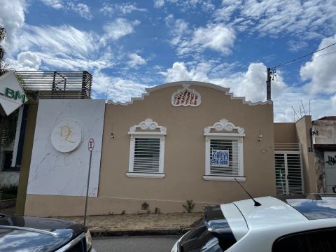Imóvel comercial com 6 salas no centro de Uberaba 