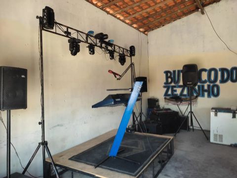 Aluguel de som, iluminação e palco 