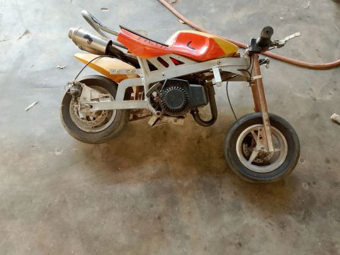 Mini Moto Esportiva - Ótima para iniciantes!