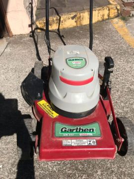 Carrinho de cortar grama marca Garthen