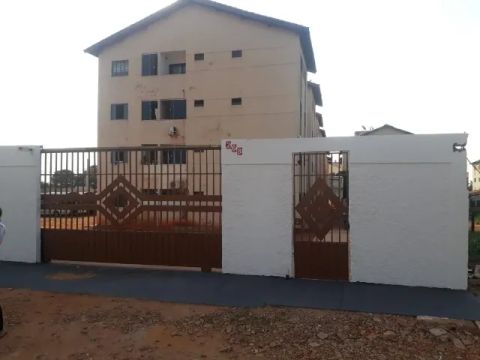 Apê Tijuca. 2 quartos e etc. Condomínio fechado. Livre de condomínio e iptu