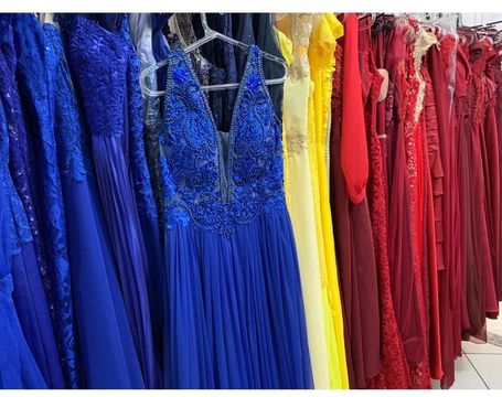Vendo estoque de trajes de noivas e de festas 