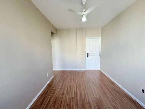 Apartamento com 1 dormitório para alugar, 41 m² por R$ 4.252,00/mês - Centro - Florianópol