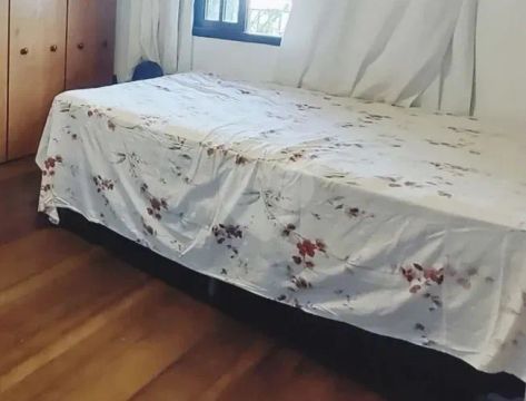 Sobrado para venda possui 135 metros quadrados com 4 quartos em Cidade Industrial - Curiti