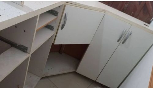Balcão com portas