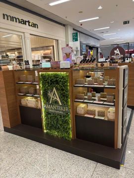 Expositor para loja de cosméticos, completo e em ótimo estado!