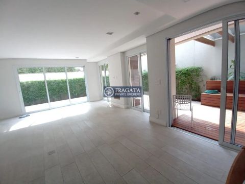 Vila Madalena - "Casa em Condomínio Fechado"
