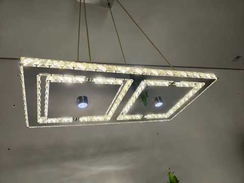 Lustre de cristal com iluminação de 3 fases