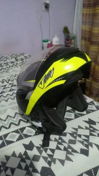 Capacete ABRE e fecha 