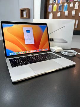 MacBook Pro 2017 256gb 8ram - Processador i5 - Com Touch Bar - 3599,00 Em ate 12x