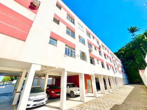 APARTAMENTO - 01 DORMITÓRIO - TOTALMENTE REFORMADO - GARAGEM - COQUEIROS