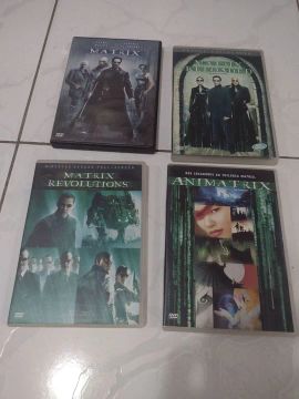 Coletânea original dos filmes Matrix em DVD