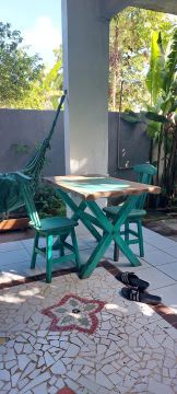 Mesa de madeira rústica para jardim