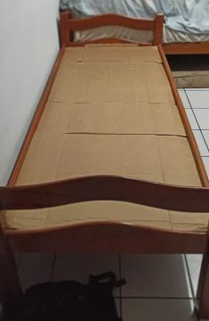 Cama de Solteiro de Madeira de Gravatá