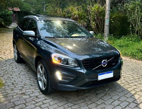VOLVO XC60 R-DESIGN 2.0 T5 - MUITO NOVA