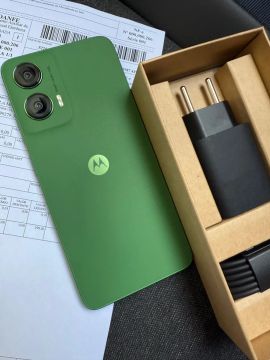 Celular Motorola Moto G35 5G - Verde - Novo