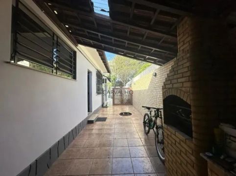 Casa com 03 quartos para alugar em Santa Rosa, Niterói/Icaraí