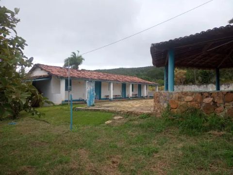 LINDA FAZENDINHA EM MORRO DO CHAPEU - CHAPADA DIAMANTINA