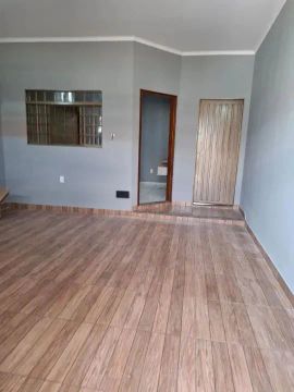 Casa simples no Itapoã a venda 