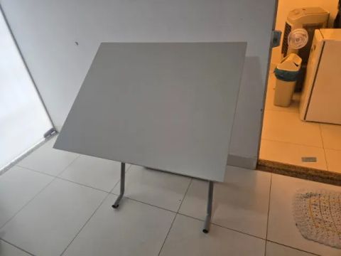 PRANCHETA DE DESENHO C/ CAVALETE MARCA TRIDENT NOVISSIMA MOD TUB13 Tampo:100x80cm