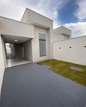 Linda casa no Cajuru recém construída