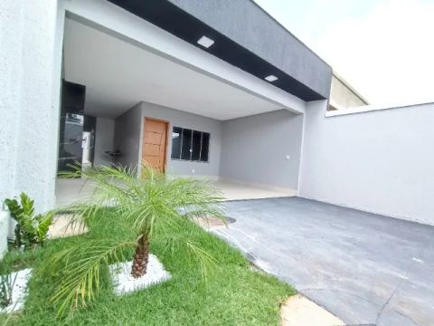 Linda Casa 3/4 no Jardim Itaipu Goiânia !!!