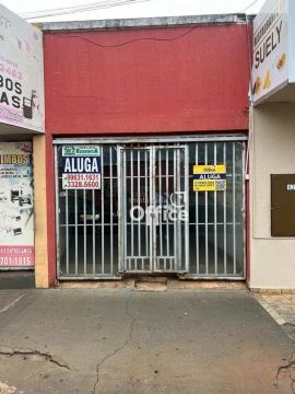 Casa com 3 dormitórios para alugar, 158 m² por R$ 2.300,00/mês - Setor Central - Anápolis/