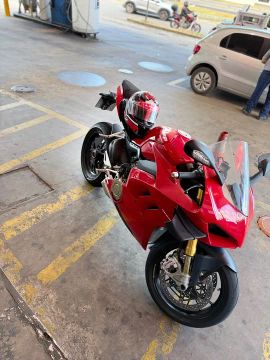 Ducati Panigale V4S - Impecável