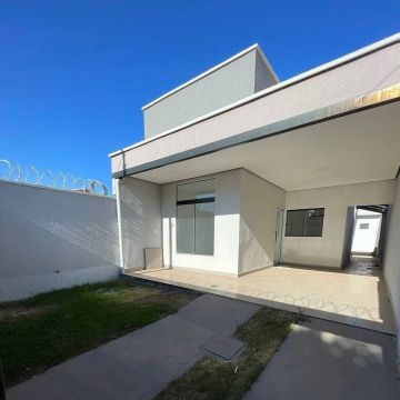 Ótima casa a venda no Capão Raso 