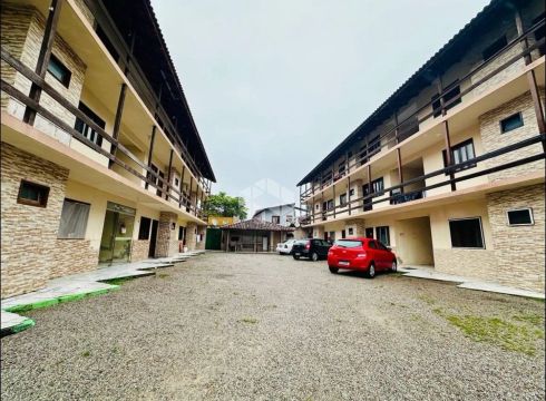 Apartamento em Ingleses Do Rio Vermelho