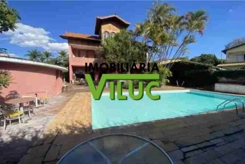 CASA A VENDA BANDEIRANTES COM PISCINA , 5 QUARTOS, 2 SUÍTE, 6 VAGAS , LOTE 1.000M2!