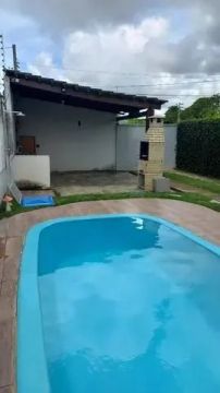 Casa com piscina paracasa de praia temporada próximo da caponga e águas belas