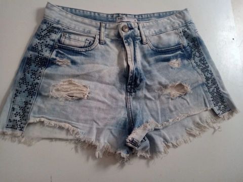  Brechó Short Jeans Destroyed com Detalhes em Strass