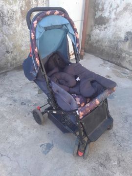 Carrinho de bebê usado