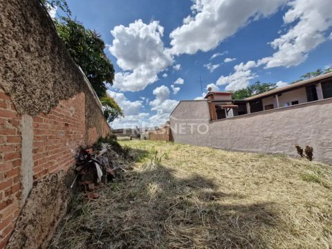 Terreno de 500 m² à venda no Jardim Monumento